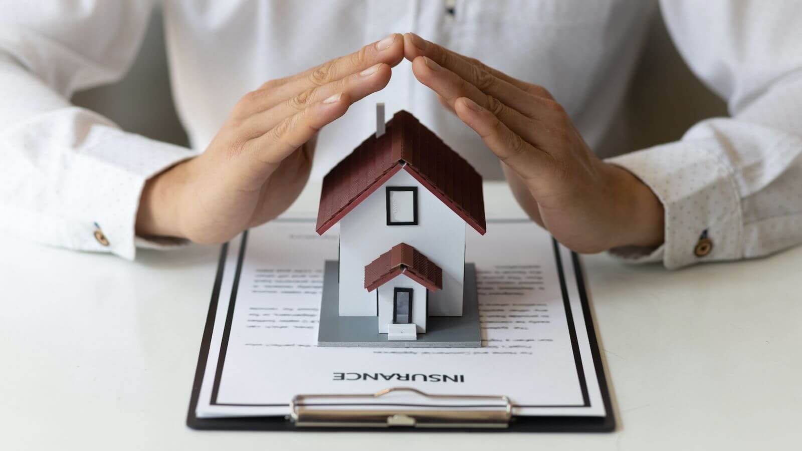 What does homeowners insurance cover?